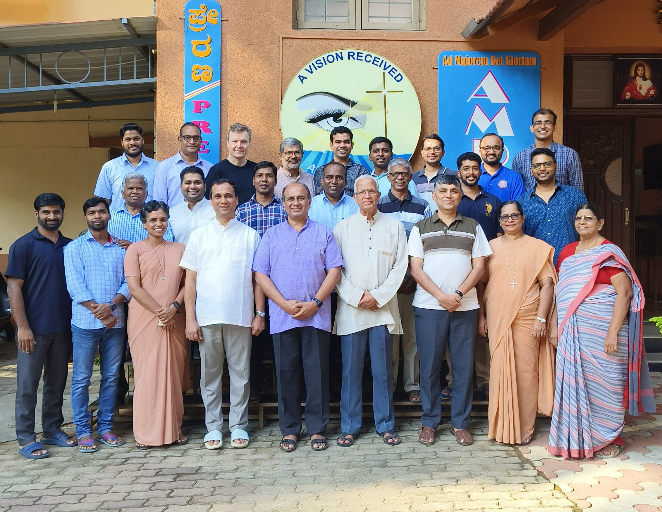 04 April – 05 May 2024: Course on Retreat Direction